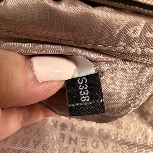 NEW!! Kate Spade Rose Gold Greer Laurel Way Saffiano Crossbody Clutch
NWOT - Picture 9 of 10